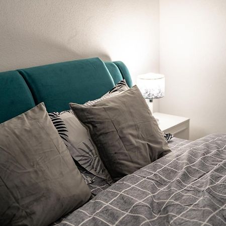 Cozy Apartment In Dumbravita Dumbravita  ภายนอก รูปภาพ