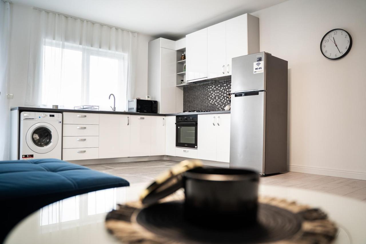 Cozy Apartment In Dumbravita Dumbravita  ภายนอก รูปภาพ