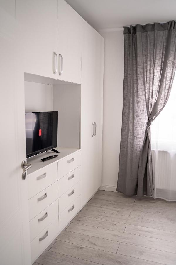 Cozy Apartment In Dumbravita Dumbravita  ภายนอก รูปภาพ